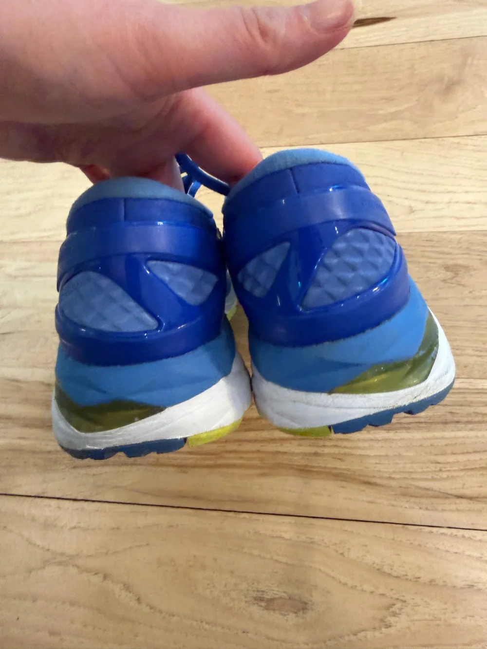 ASICS size 9 - Picture 3 of 7
